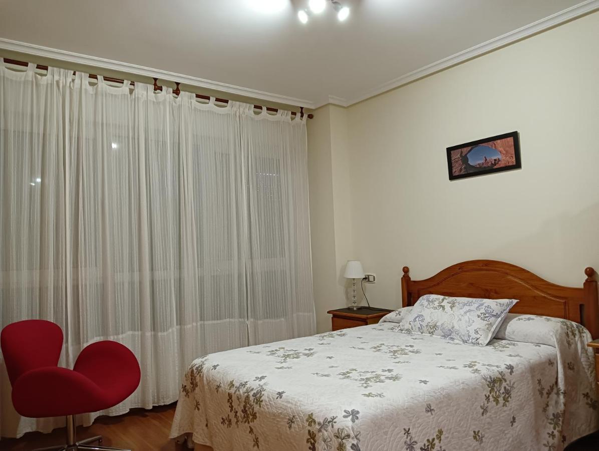Apartamentos Chevere Rojo-Huca Oviedo Kültér fotó