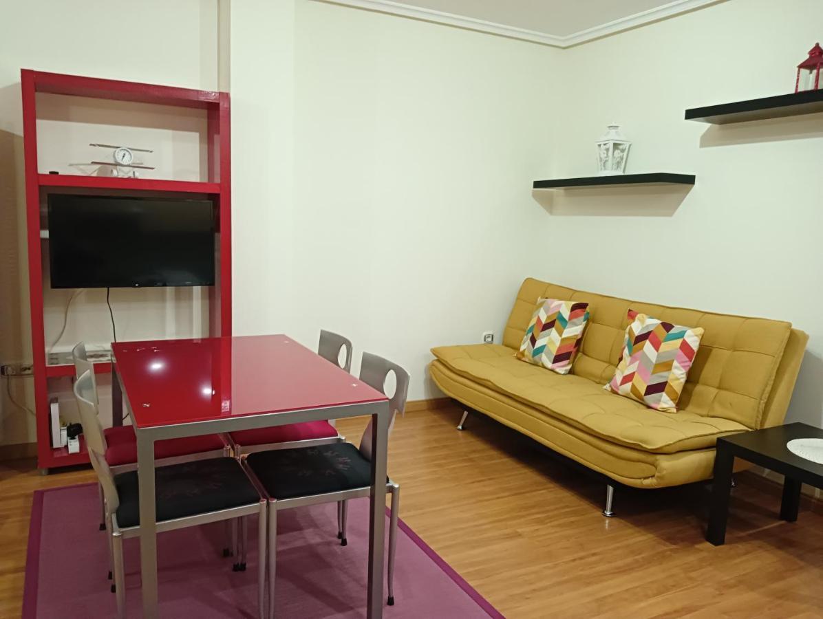 Apartamentos Chevere Rojo-Huca Oviedo Kültér fotó
