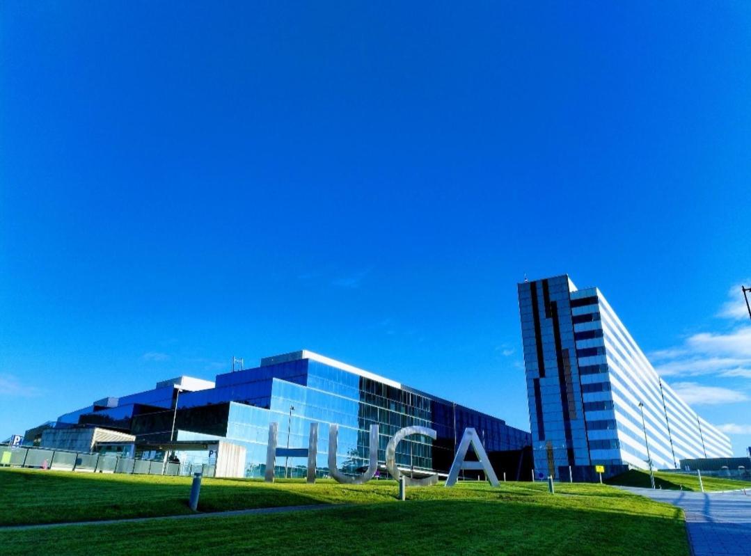 Apartamentos Chevere Rojo-Huca Oviedo Kültér fotó